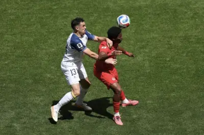Canada 0-0 Bosnia sau hiệp 1: Thế trận căng thẳng