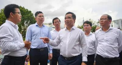 Chủ tịch UBND TPHCM cảm ơn người dân ven rạch ô nhiễm vì đồng thuận di dời