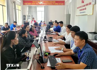 Chính quyền địa phương 2 cấp sàng lọc thay thế cán bộ yếu kém năng lực