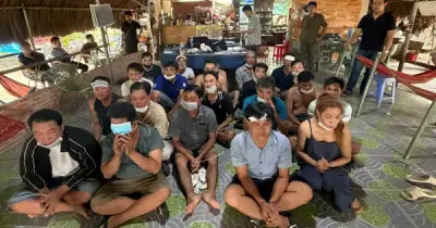 Công an TP.HCM triệt phá tụ điểm cá cược đá gà qua mạng, thu giữ 2 khẩu súng