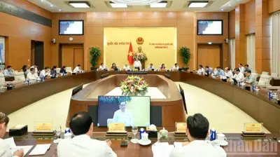 Công bố Nghị quyết của Ủy ban Thường vụ Quốc hội khóa XVI về công tác nhân sự