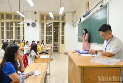 Công bố đề thi và đáp án chính thức vào lớp 10 Hà Nội năm 2026-2027