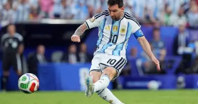 Công nghệ Connected Ball hé lộ bí mật cú hat-trick lịch sử của Messi