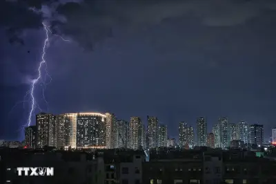 Cảnh báo mưa dông ở Hà Nội và mưa lớn tại vùng núi Bắc Bộ