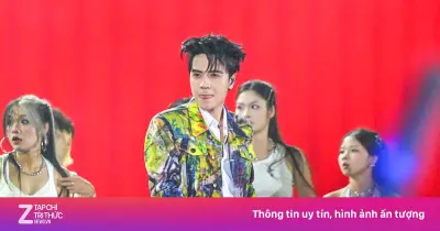 Concert 'Thanh xuân' quy tụ 12 nghệ sĩ, thu hút 20.000 khán giả tại Hà Nội