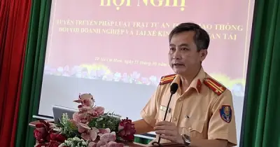 CSGT Nam Sài Gòn tuyên truyền pháp luật giao thông cho doanh nghiệp vận tải