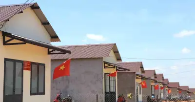Cuộc sống như mơ của 60 hộ dân đồng bào M'Nông sát vùng biển Quảng Trực
