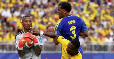 Ecuador hòa Curacao 0-0 dù dứt điểm 27 lần, thủ môn Room lập kỷ lục World Cup