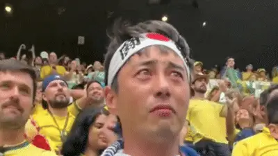 Fan Brazil an ủi CĐV Nhật Bản bật khóc ở World Cup 2026