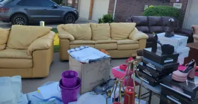 Garage Sale Mỹ: Nét văn hóa cộng đồng đằng sau những món đồ cũ