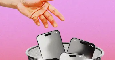 Gen Z 'ngắt kết nối' bằng công nghệ 20 năm tuổi giữa thời đại AI