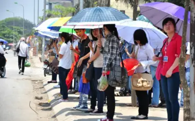 Hà Nội nóng nhất cả nước gần 41 độ C; hàng loạt ô tô bị phá hoại