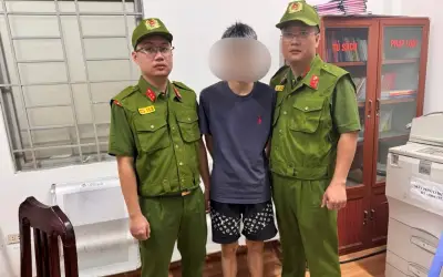 Hà Nội tạm giữ quái xế 18 tuổi cùng xe máy trong vụ mang hung khí gây rối