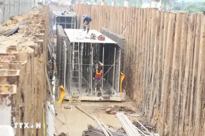Hà Nội tăng ca thi công đêm, xử lý điểm nghẽn ngập úng