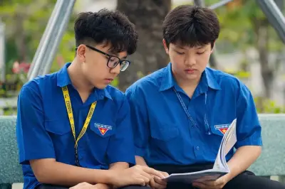 Học sinh Gia Lai chế tạo mặt nạ thoát hiểm từ bã mía