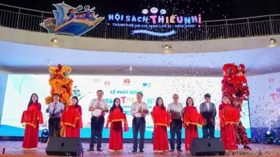 Hội sách Thiếu nhi TP.HCM lần VI phát động tại chung cư, trao tặng tủ sách cộng đồng