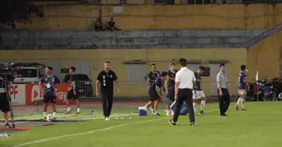 HLV Harry Kewell nói gì khi Hà Nội FC mất huy chương V-League 2025-26?