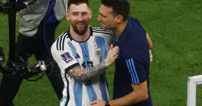HLV Scaloni thừa nhận quyền lực đặc biệt của Messi tại Argentina