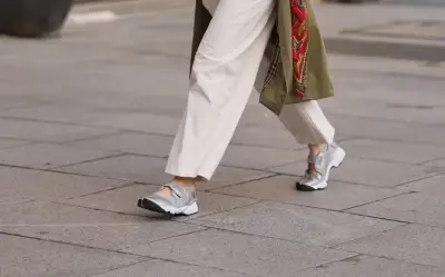 Hết nhàm chán với váy đầm: Phá cách cùng quần baggy jeans