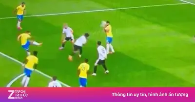 Hy hữu: Lucas Paqueta bị đồng đội 'knock-out' ở World Cup 2026