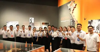 Đại biểu Đại hội Đoàn XIII tham quan Bảo tàng Lịch sử quân sự Việt Nam