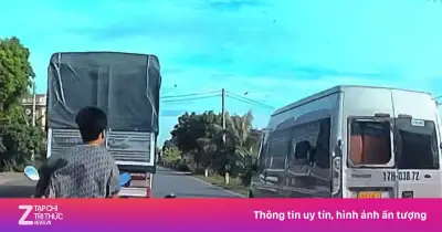Đôi nam nữ tử nạn sau cú tông vào xe khách đỗ ven Quốc lộ 39