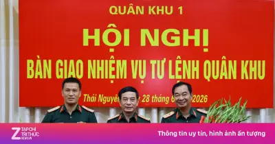 Đại tướng Phan Văn Giang chủ trì bàn giao nhiệm vụ Tư lệnh Quân khu 1