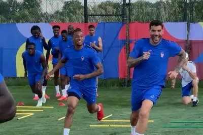 Đội tuyển Pháp hoàn tất buổi tập trước trận gặp Thụy Điển