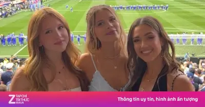 Jessica Alba cùng hai con gái gây sốt trên khán đài World Cup 2026