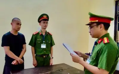 Khởi tố vụ sản xuất gần 30.000 sản phẩm dầu gội, sữa tắm giả tại Ninh Bình
