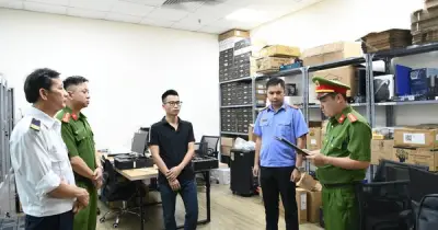 Khám xét khẩn cấp 5 địa điểm, 3 công ty trong vụ án xâm phạm bản quyền máy tính đầu tiên