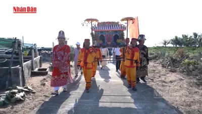 Lễ hội cầu ngư: Đánh thức tiềm năng du lịch làng biển