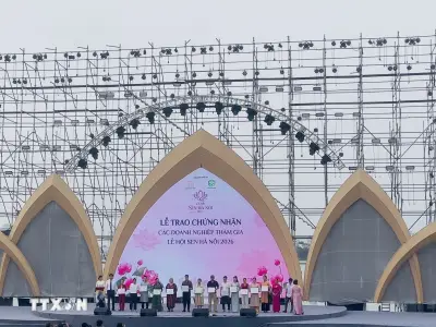 Lễ hội Sen Hà Nội 2026 thu hút gần 300.000 lượt khách tham quan