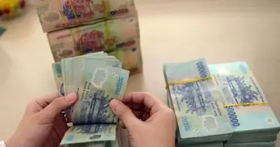 Lãi suất huy động tăng cao, ngân hàng vẫn 'khát' vốn: Nghịch lý kinh tế