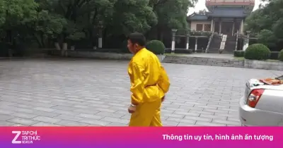 Lão nông Trung Quốc đi giày sắt 300 kg luyện khinh công suốt 40 năm