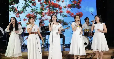 Đêm nhạc Blouse Trắng gây quỹ hơn 482 triệu đồng giúp bệnh nhi khó khăn