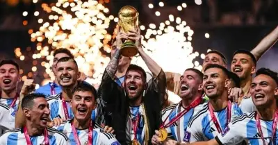 Messi cân bằng kỷ lục 16 bàn tại World Cup cùng Klose