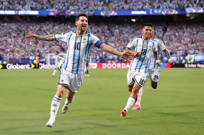 Messi lập hat-trick, Argentina đại thắng Algeria