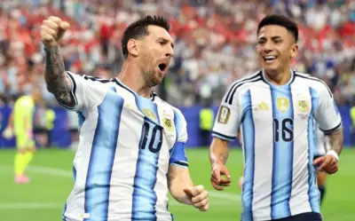 Messi lập kỷ lục ghi bàn World Cup, Argentina sớm vào vòng 1/16