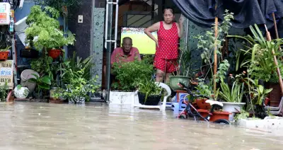 Nước ngập mênh mông tại nhiều khu dân cư ở Hải Phòng, Quảng Ninh