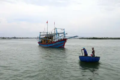 Ngư dân Đà Nẵng chung sức gỡ thẻ vàng IUU từ những tổ đội đoàn kết trên biển