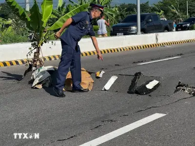 Động đất 7,8 độ ngoài khơi Philippines, ít nhất 1 người chết, cảnh báo sóng thần