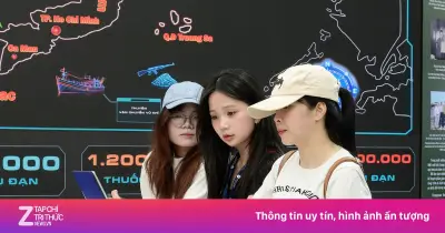 Người dân TP.HCM thử nhận diện tội phạm tại sự kiện 'Tổ quốc bình yên'