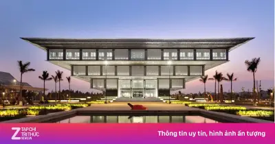 Người dân xem Quy hoạch Thủ đô tầm nhìn 100 năm tại Bảo tàng Hà Nội