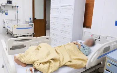 Người đàn ông 67 tuổi ngừng tim sau 15 phút đi vệ sinh do biến chứng tiểu đường