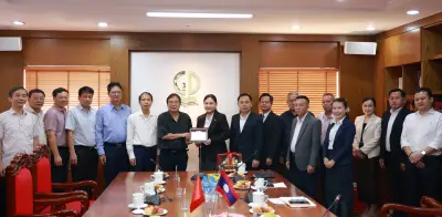 Nhà xuất bản Giáo dục Việt Nam tăng cường hợp tác với Nhà xuất bản Giáo dục và Thể thao Lào