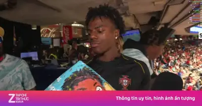 Nón lá Việt Nam vẽ Ronaldo lần thứ hai xuất hiện trên tay IShowSpeed tại World Cup 2026