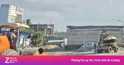 Nâng cấp Quốc lộ 14E: Nhà dân 'lọt thỏm' gần 1,5m, đi lại nguy hiểm