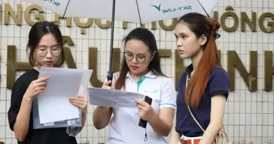 Đà Nẵng: Hơn 35.000 thí sinh đội mưa làm thủ tục thi tốt nghiệp THPT