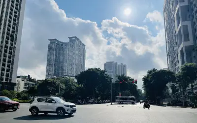 Nắng nóng gay gắt chưa có dấu hiệu suy giảm: Hà Nội và miền Bắc là tâm điểm nóng nhất 40 độ